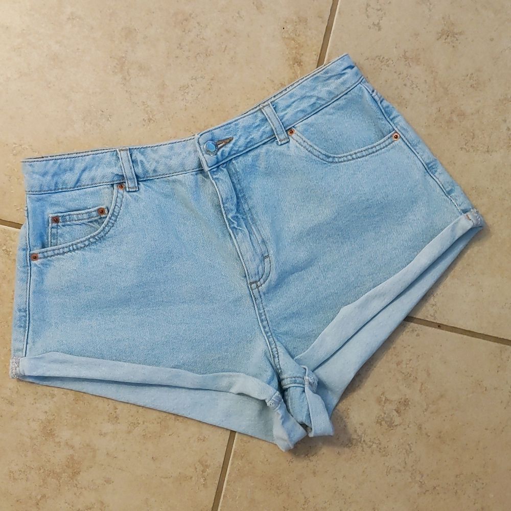 Topshop Light Wash Jean Denim Shorts Rolled Cuff Classic - Size 8